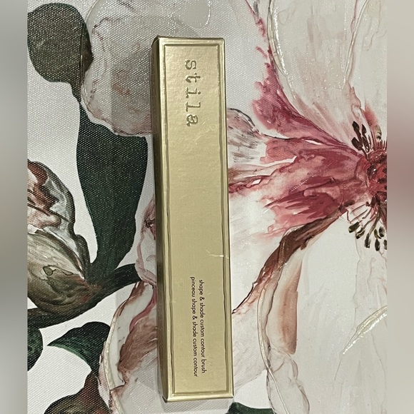 NEVER USED!! Stila - Shape & Shade Custom Contour Brush - Picture 3 of 3